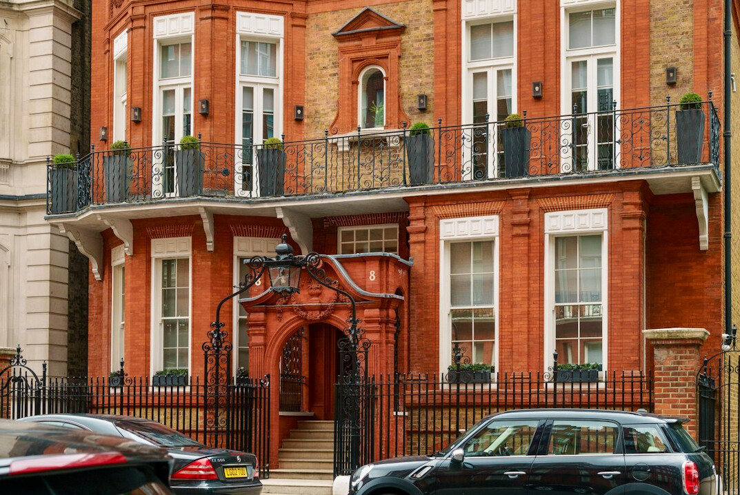 elegant london mansion interior